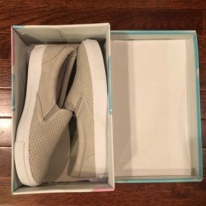 Soda Sneakers, Light Grey, New, 6.5, fits 7